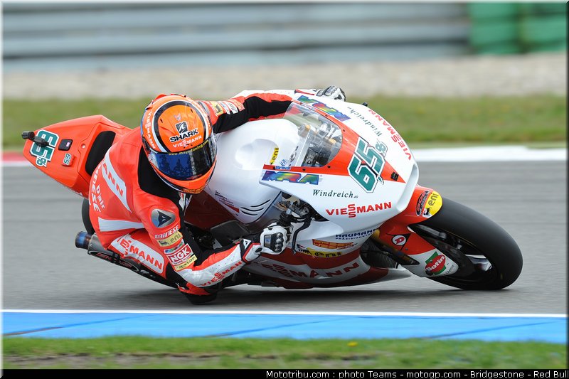 moto2_bradl_07_pays_bas_assen_2011