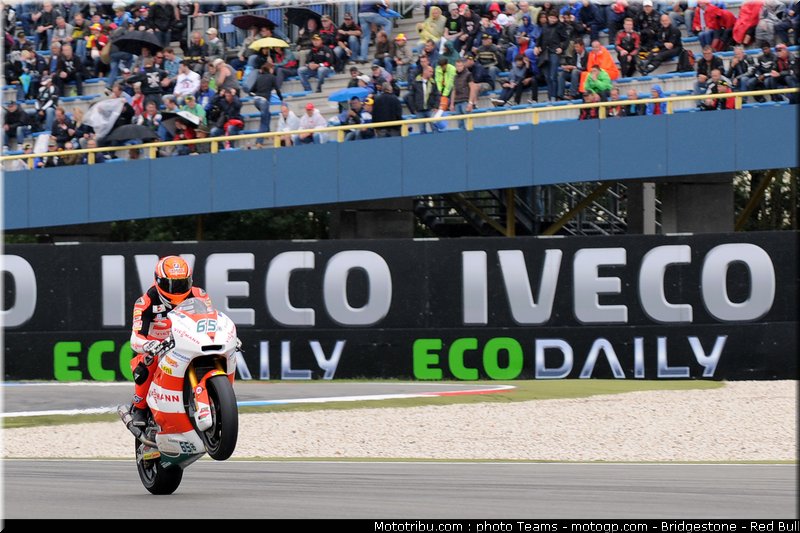 moto2_bradl_16_pays_bas_assen_2011