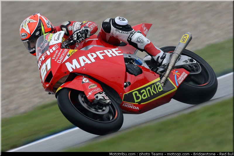 moto2_fores_01_pays_bas_assen_2011
