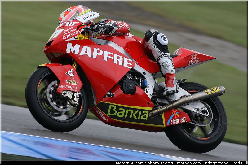 moto2_fores_03_pays_bas_assen_2011