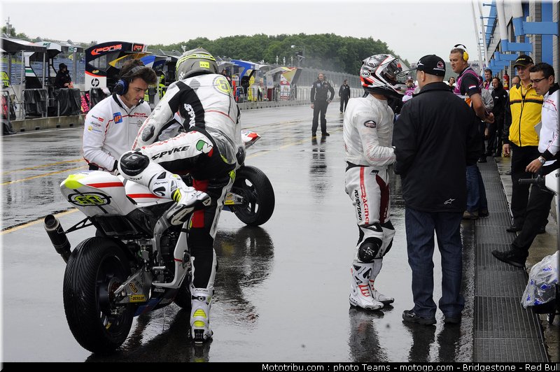 moto2_pirro_01_pays_bas_assen_2011