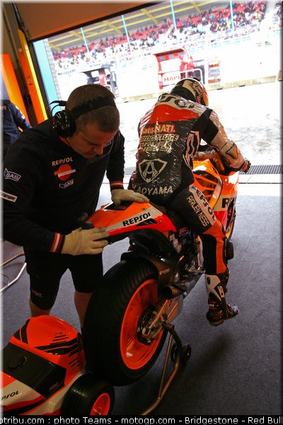 motogp_aoyama_48_pays_bas_assen_2011