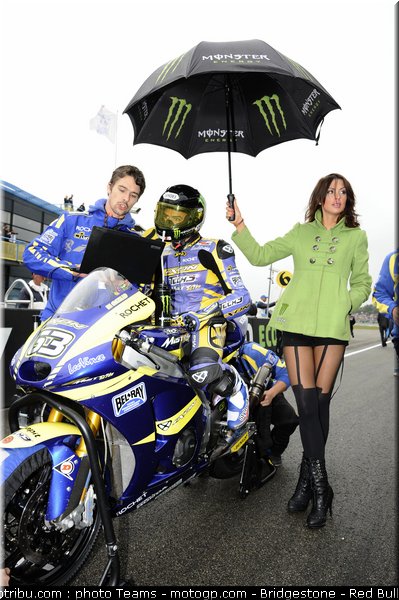 motogp_pitbabes_05_pays_bas_assen_2011