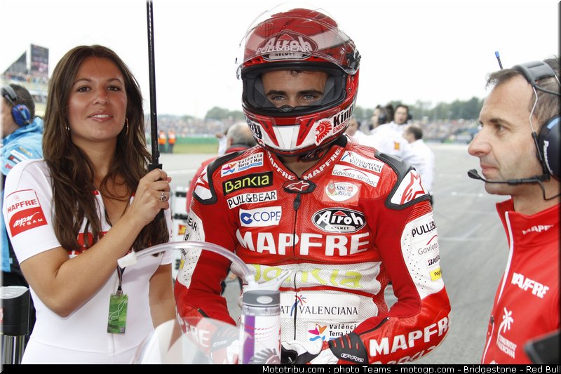 motogp_pitbabes_30_pays_bas_assen_2011