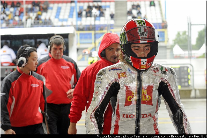 motogp_simoncelli_05_pays_bas_assen_2011