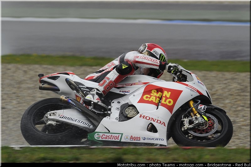 motogp_simoncelli_15_pays_bas_assen_2011