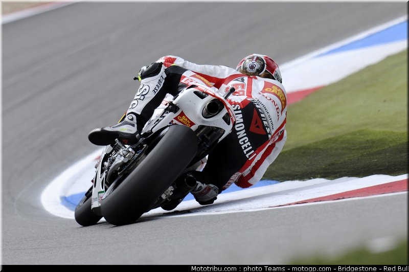 motogp_simoncelli_36_pays_bas_assen_2011