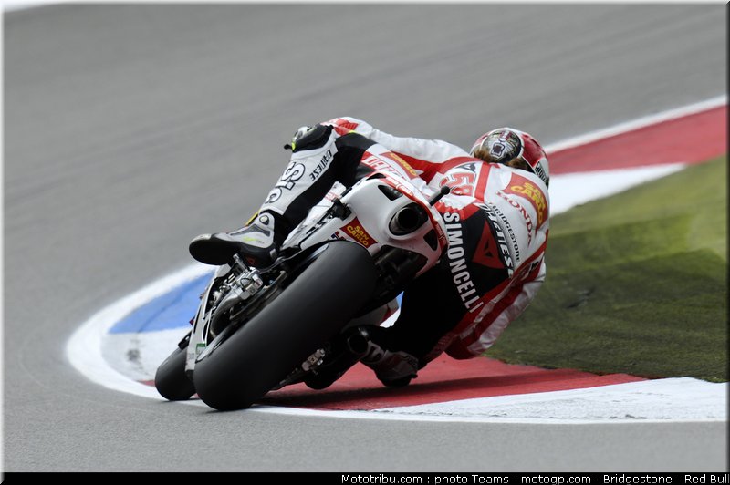 motogp_simoncelli_44_pays_bas_assen_2011