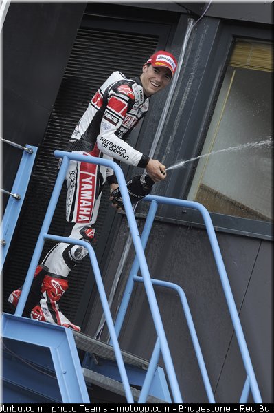 motogp_spies_37_pays_bas_assen_2011