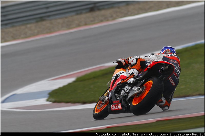 motogp_stoner_02_pays_bas_assen_2011