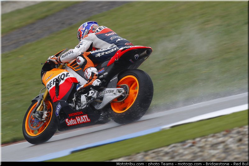 motogp_stoner_09_pays_bas_assen_2011