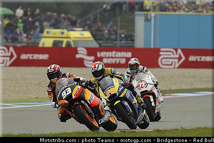moto2_008_pays_bas_assen_2011.jpg