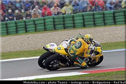 moto2_016_pays_bas_assen_2011.jpg