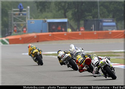 moto2_018_pays_bas_assen_2011.jpg