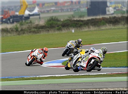 moto2_019_pays_bas_assen_2011.jpg