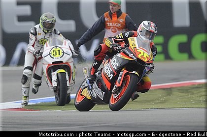 moto2_028_pays_bas_assen_2011.jpg