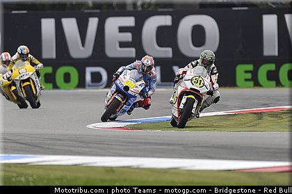 moto2_030_pays_bas_assen_2011.jpg
