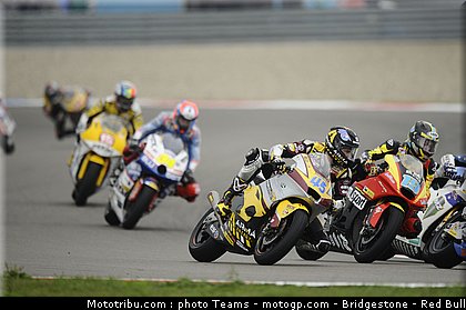 moto2_045_pays_bas_assen_2011.jpg