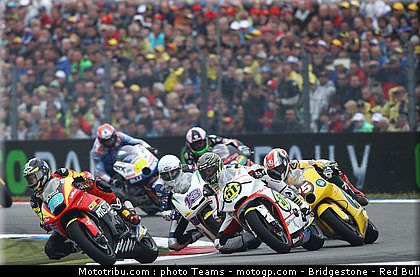moto2_051_pays_bas_assen_2011.jpg