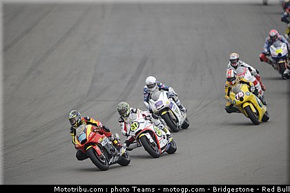 moto2_065_pays_bas_assen_2011.jpg