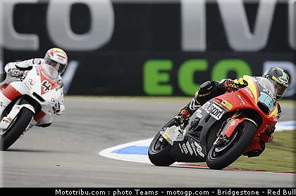 moto2_068_pays_bas_assen_2011.jpg