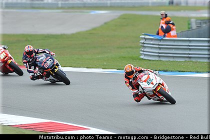 moto2_076_pays_bas_assen_2011.jpg