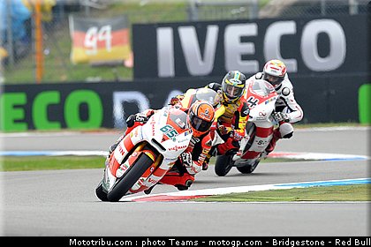 moto2_082_pays_bas_assen_2011.jpg