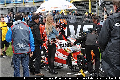 moto2_bradl_01_pays_bas_assen_2011.jpg