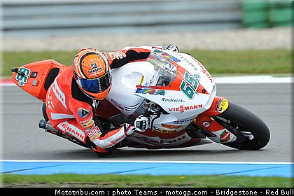 moto2_bradl_07_pays_bas_assen_2011.jpg