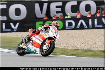 moto2_bradl_15_pays_bas_assen_2011.jpg