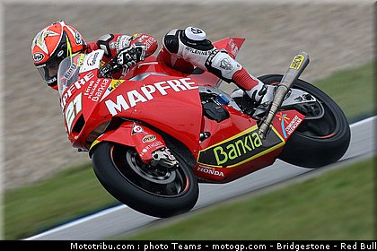 moto2_fores_01_pays_bas_assen_2011.jpg