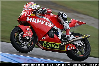 moto2_fores_03_pays_bas_assen_2011.jpg
