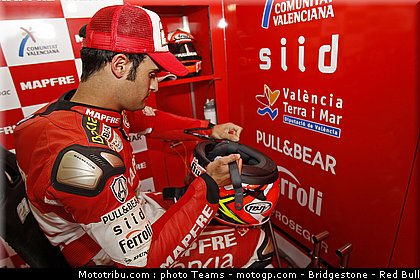 moto2_fores_04_pays_bas_assen_2011.jpg