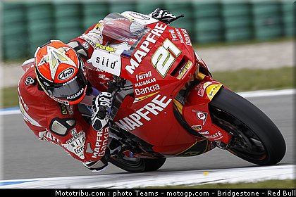 moto2_fores_05_pays_bas_assen_2011.jpg