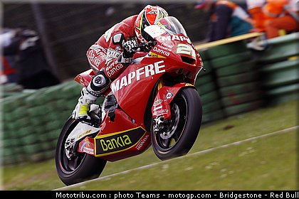moto2_fores_06_pays_bas_assen_2011.jpg