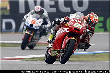 moto2_fores_08_pays_bas_assen_2011.jpg