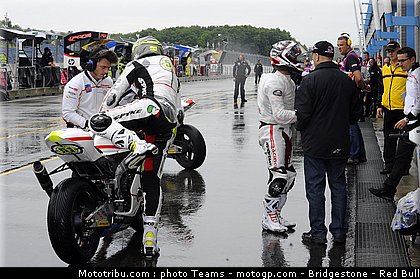 moto2_pirro_01_pays_bas_assen_2011.jpg