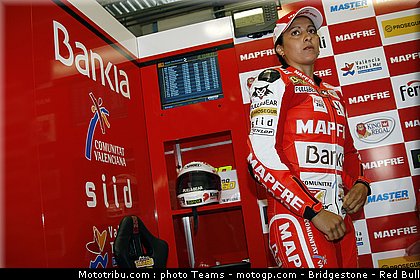 moto2_rosell_03_pays_bas_assen_2011.jpg