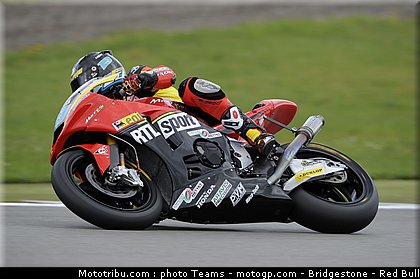moto2_simeon_03_pays_bas_assen_2011.jpg