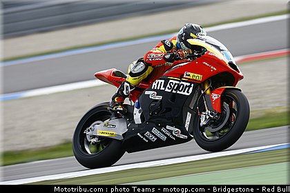 moto2_simeon_05_pays_bas_assen_2011.jpg