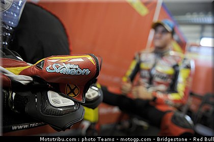 moto2_simeon_08_pays_bas_assen_2011.jpg