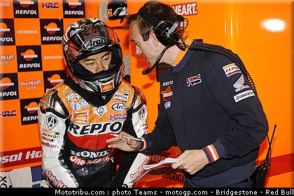 motogp_aoyama_08_pays_bas_assen_2011.jpg