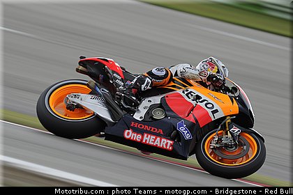 motogp_aoyama_16_pays_bas_assen_2011.jpg