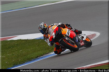 motogp_aoyama_20_pays_bas_assen_2011.jpg
