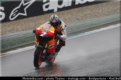 motogp_aoyama_23_pays_bas_assen_2011.jpg