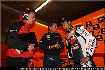 motogp_aoyama_25_pays_bas_assen_2011.jpg