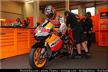 motogp_aoyama_27_pays_bas_assen_2011.jpg