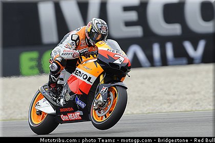 motogp_aoyama_38_pays_bas_assen_2011.jpg