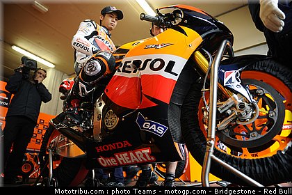 motogp_aoyama_39_pays_bas_assen_2011.jpg