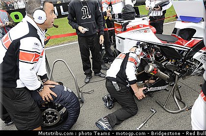 motogp_bridgestone_4_pays_bas_assen_2011.jpg